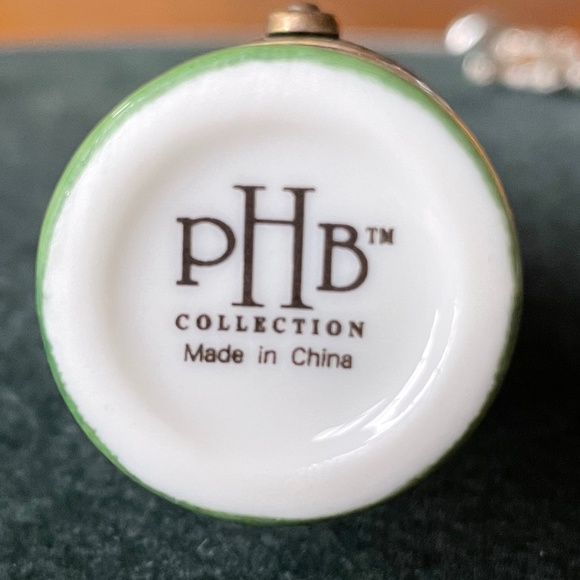 "Celebrate 2000" Porcelain Hinged Champagne Bottle - Picture 8 of 8